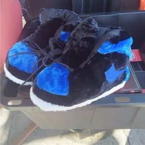 Nike slippers 🥿 36-44. new never used still in the bag.